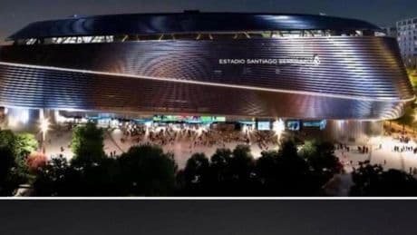 Siguen las pruebas de iluminación de la fachada del Bernabéu