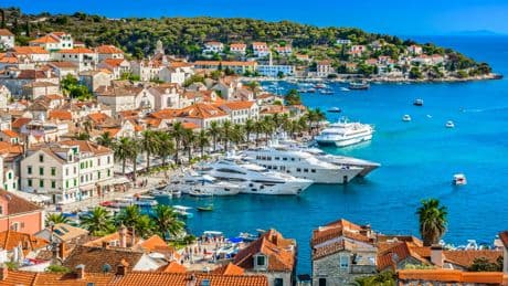 La isla croata con una fortaleza española que es una joya desconocida para los turistas