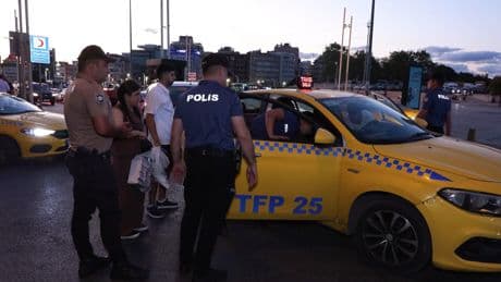 Beyoğlu’nda "Huzur İstanbul" denetimi