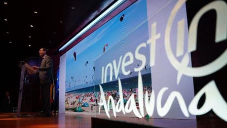Entrecanales arropa a Moreno en su llamado de inversión para Andalucía, con los fondos a la expectativa del dinero de la UE
