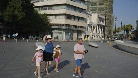 LIVE | Twee doden en honderden geëvacueerd door grote natuurbrand op Cyprus