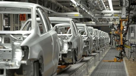 Volkswagen recorta sus ganancias un 36% en el primer semestre