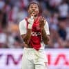 Ajax verhuurt overbodige Akpom met optie tot koop aan Ipswich Town