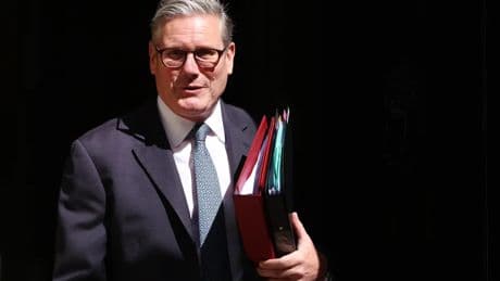 Keir Starmer accuses Nigel Farage of being on side of Putin ahead of local elections