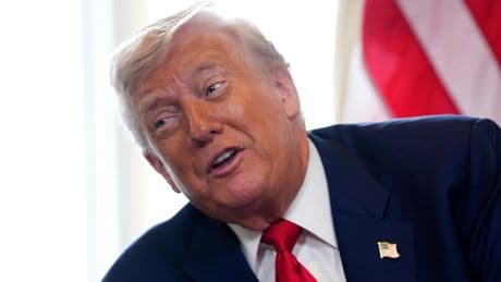 Trump y sus políticas para bajar el precio de los medicamentos desatan la guerra entre farmacéuticas y aseguradoras