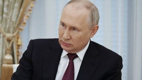Russian economy meltdown as oil revenues plummet 12% and 'mass bankruptcies loom'