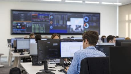 Mercadona ofrece más de 300 perfiles de empleo y algunos rozan los 90.000 euros anuales