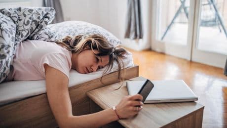 Un estudio señala que compartir inquietudes por WhatsApp puede ampliar el malestar emocional