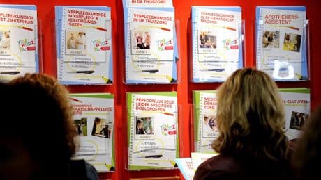 Met vervalste EVC-certificaten is het eenvoudig om een zorgdiploma te krijgen: politie arresteert voor het eerst fraudeurs