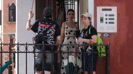 Todesfall bei Dreharbeiten – »Emily in Paris« unterbrochen