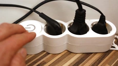 ¿Qué pasa si enchufo todos los electrodomésticos de la cocina en una misma regleta?