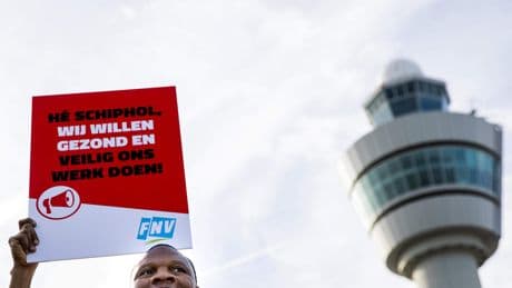 ’Vakbonden leggen KLM plat na Navo-top’
