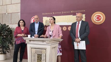 KRT TV emekçilerinin hak arayışı TBMM gündeminde: “Haklarımızın verilmesini istiyoruz”