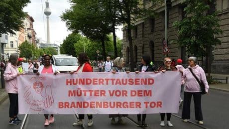 Gesellschaft: Kundgebung: Mehr Unterstützung für Mütter gefordert