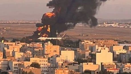 Israel-Iran-Konflikt: Bisher mehr als 400 Tote im Iran – Israel greift Flughafen in 2300 Kilometer Entfernung an