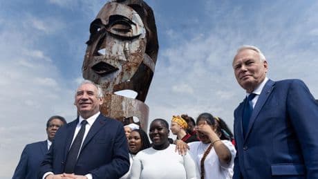 Bayrou à Brest : le premier ministre appelle à ne pas se taire face à l'histoire «terrible de l'esclavage»