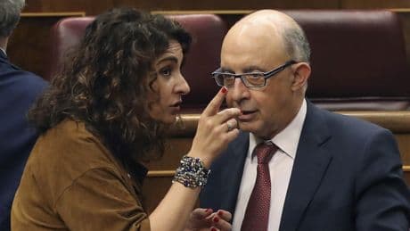 Destituidos el subdirector de Tributos Locales y el director financiero de Loterías, imputados en el caso Montoro