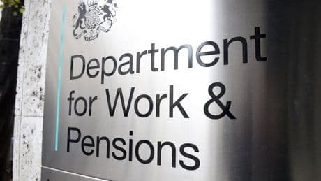 What does the universal credit immigration data show?