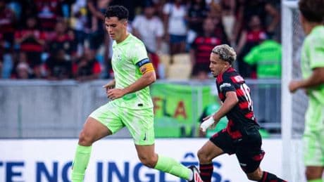 Flick, con dos centrales diestros y Belletti, con dos zurdos