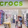 Man moet na 13 jaar weg bij Crocs Hoofddorp en krijgt depressie: ‘Verstoten door familie’