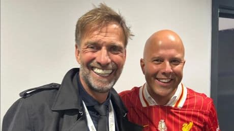 Nieuw hoofdstuk 'bromance' Klopp en Slot met foto: 'Heeft mijn baan makkelijker gemaakt'