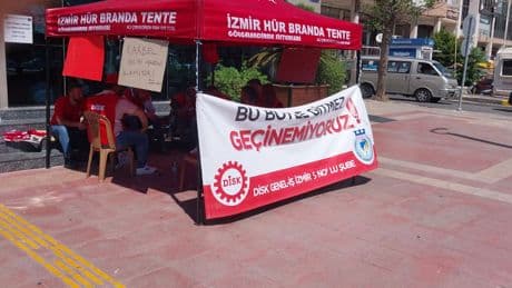 Karabağlar Belediyesi işçilerinden oturma eylemi: Hakkımız olanı istiyoruz