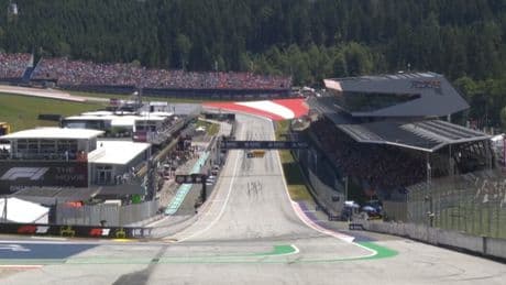 GP Austria, incidente in pista prima della F1: tutta colpa di una...gru