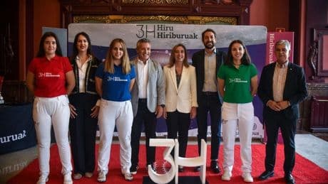 El torneo 3 Hiriburuak de pelota a mano femenina sigue en crecimiento