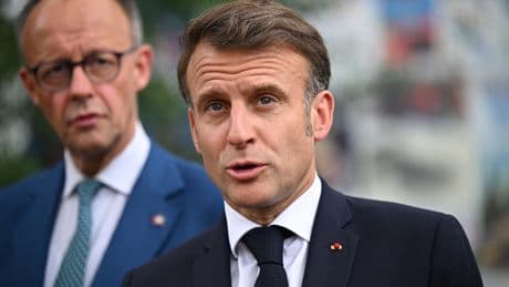 Guerre en Ukraine : pour Emmanuel Macron, «Trump va réagir face au cynisme de Poutine»