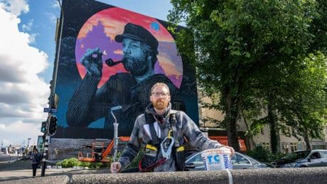 Mag enorm straatkunstwerk in Amsterdam te zien blijven?