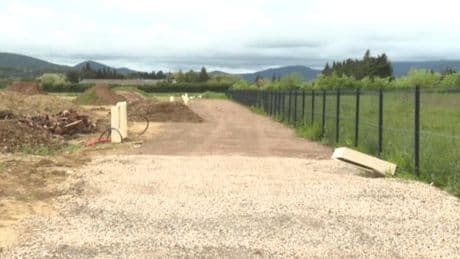 Gravats, ouverture de commerces... À Roquebrune-sur-Argens, les terres agricoles disparaissent, la mairie riposte
