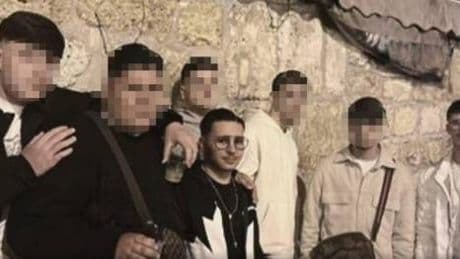 La foto, la collanina, la "scarrellata". Un altro fermo per la strage di Monreale