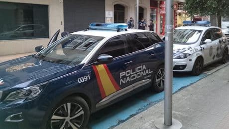 Una mujer logra escapar de una pareja que la secuestró, la drogó y la violó durante 24 horas en Jaén: la Policía busca al hombre