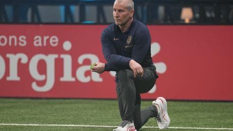 Rugby : quatre mois après son départ du Racing 92, Stuart Lancaster rebondit en Irlande
