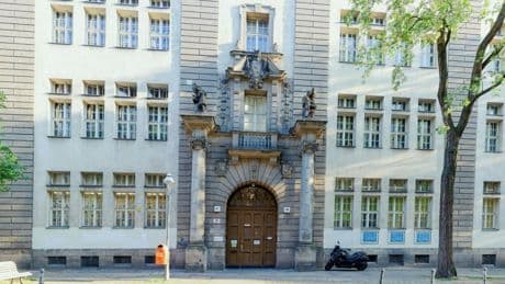 Berlin: Schwuler Berliner Lehrer beklagt Mobbing durch Schüler