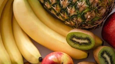 Un batterio mortale nella frutta estiva: a cosa stare attenti