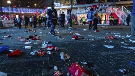 Fans threw beers at Maple Leafs bench as things turned ugly during Game 7 disaster