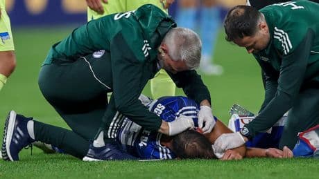 Nach Gehirnerschütterung - So will Schalke den Abwehrboss ersetzen