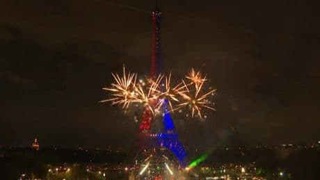 Ligue des champions : les images du feu d’artifice devant la tour Eiffel aux couleurs du PSG