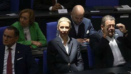Union verkürzt in Umfrage Rückstand zur AfD – Zwei Drittel unzufrieden mit Merz
