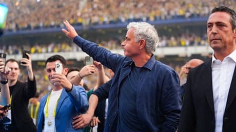 Mourinho yönetimi ateşe attı