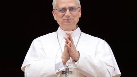 Erstes Sonntagsgebet: Papst Leo XIV. mahnt: „Nie wieder Krieg!“