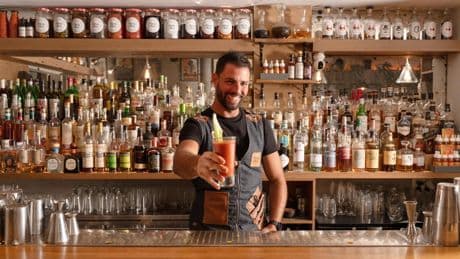 La coctelería de Gràcia que ha llevado el Bloody Mary al siguiente nivel