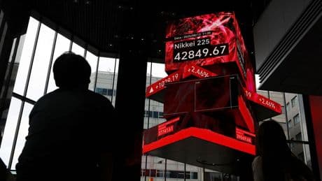 Borse, Europa positiva con proroga tregua Usa-Cina su dazi. Attesa per l'inflazione Usa