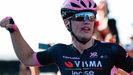 Herbeleef het prachtige Giro-slot met de overwinning van Olav Kooij