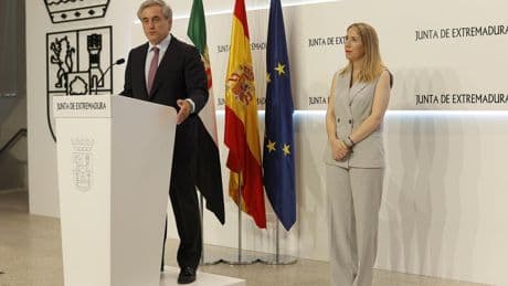 Dimite el consejero extremeño de Vox, Ignacio Higuero, tras ser acusado de falsear su currículum