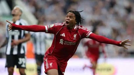 Liverpool, Newcastle United'ı 16 yaşındaki Rio Ngumoha ile yıktı!
