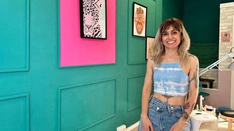 La artista de uñas con lista de espera: Jessy revoluciona Santutxu con sus diseños únicos