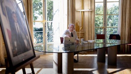 Macron, presto a "sacrificar" a su primer ministro Bayrou
