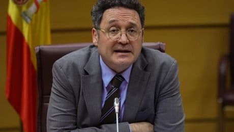 García Ortiz lleva la silla eléctrica de la Fiscalía General al escenario más insólito